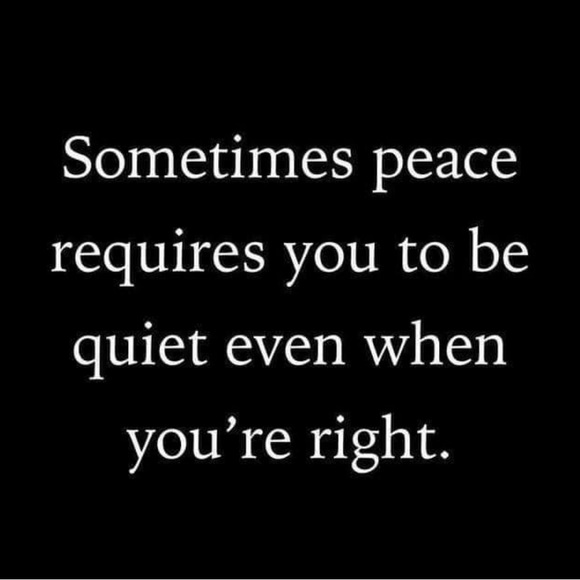 CUTE SANTA ON SKATES - Picture 5 of 5